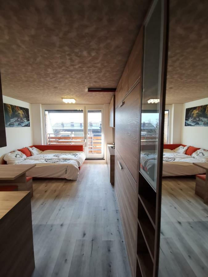 בובק Studio Apartment Jez מראה חיצוני תמונה